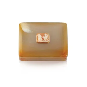 Small Agate Box with Shell Cameo